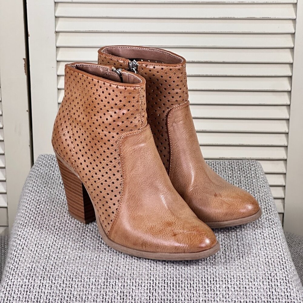 Charming Charlie Tan Brown Vegan Leather Perforated Ankle Boots‎ Botties Size 6